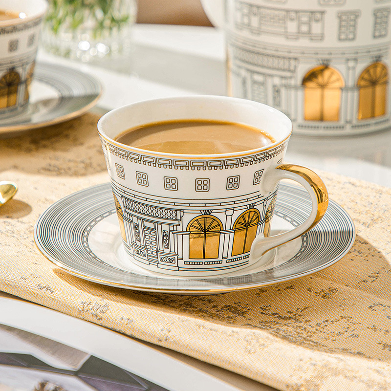 Taza arquitectónica y platillo - Coffee Tea Catering reseña y precio